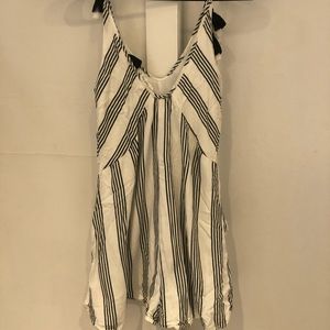 NanaMacs Tori stripped romper (black and white) size smal